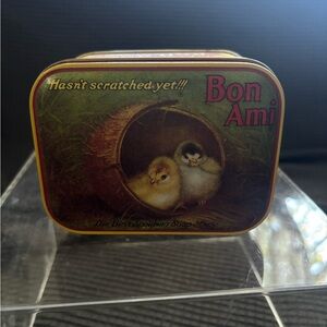 Vintage 1983 Bon Ami Chick Design Tin Box